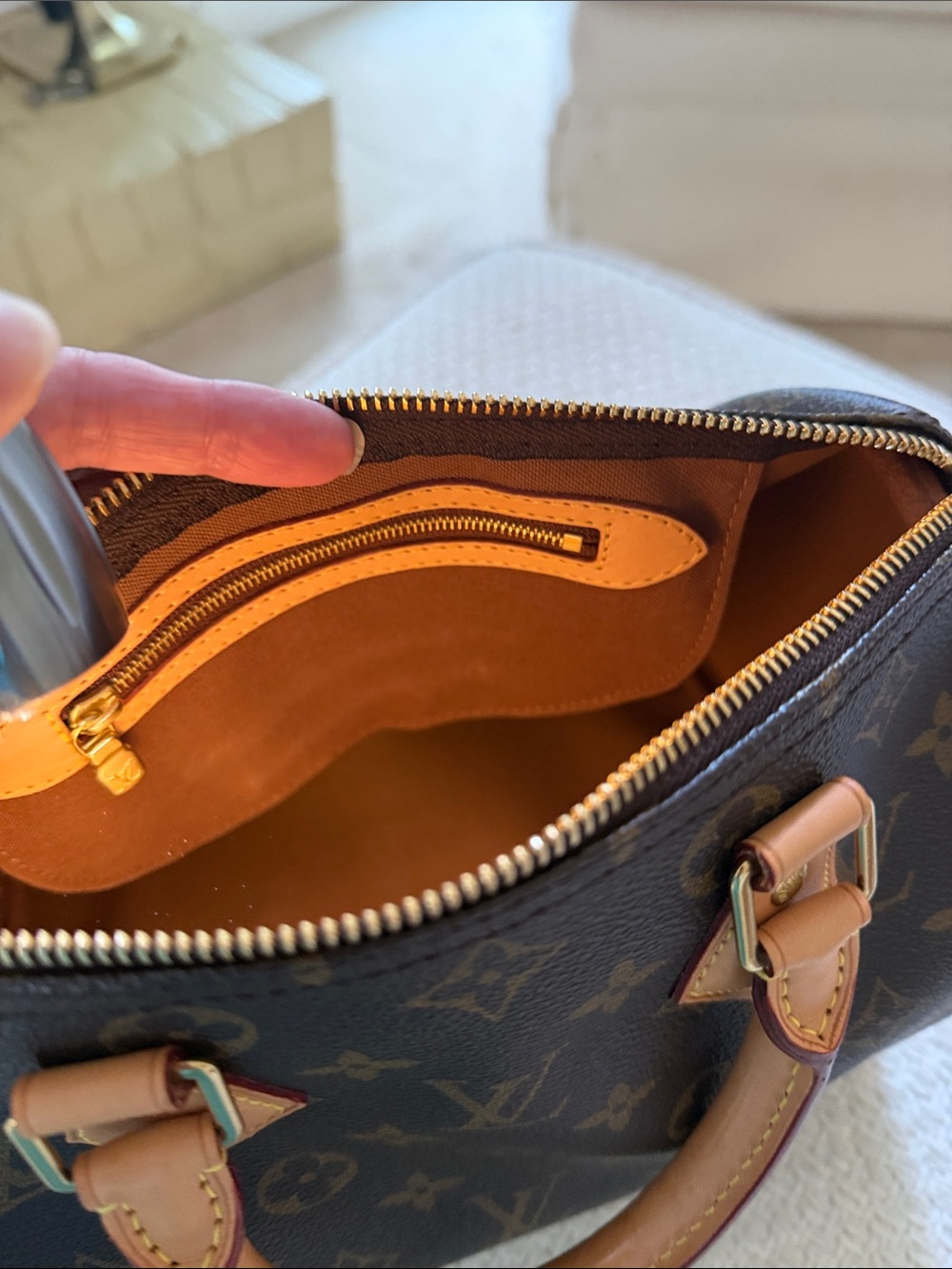 Louis Vuitton Brown Monogram Canvas Speedy 25 with tan handles. - Picture 8 of 15